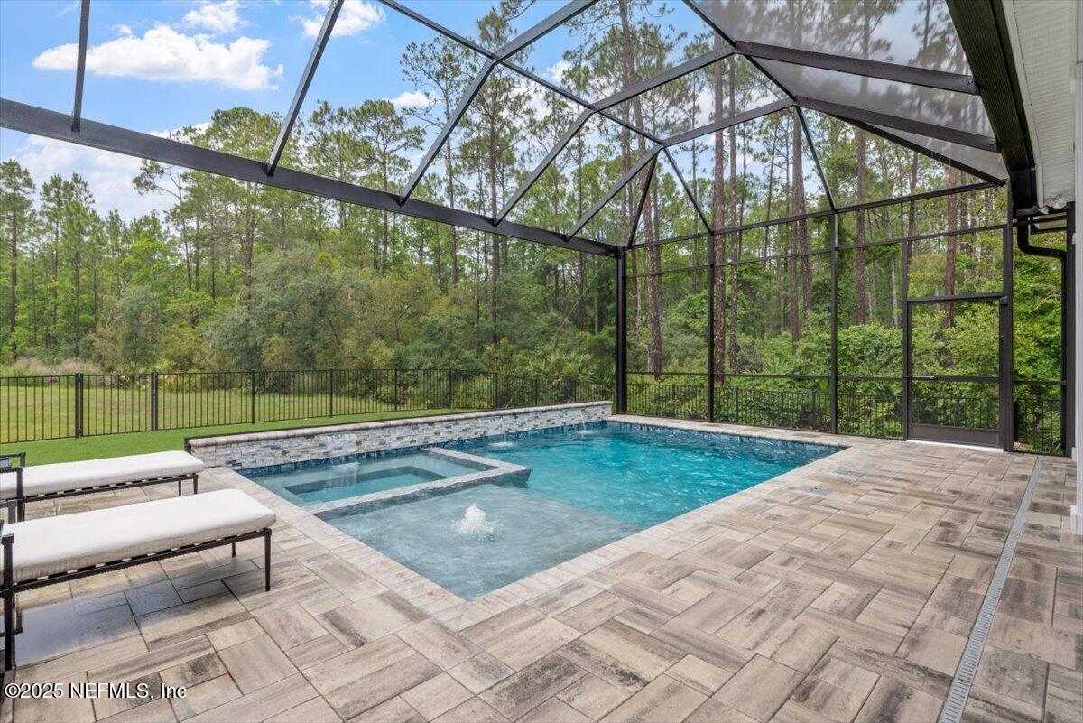 121 PALM CREST Drive