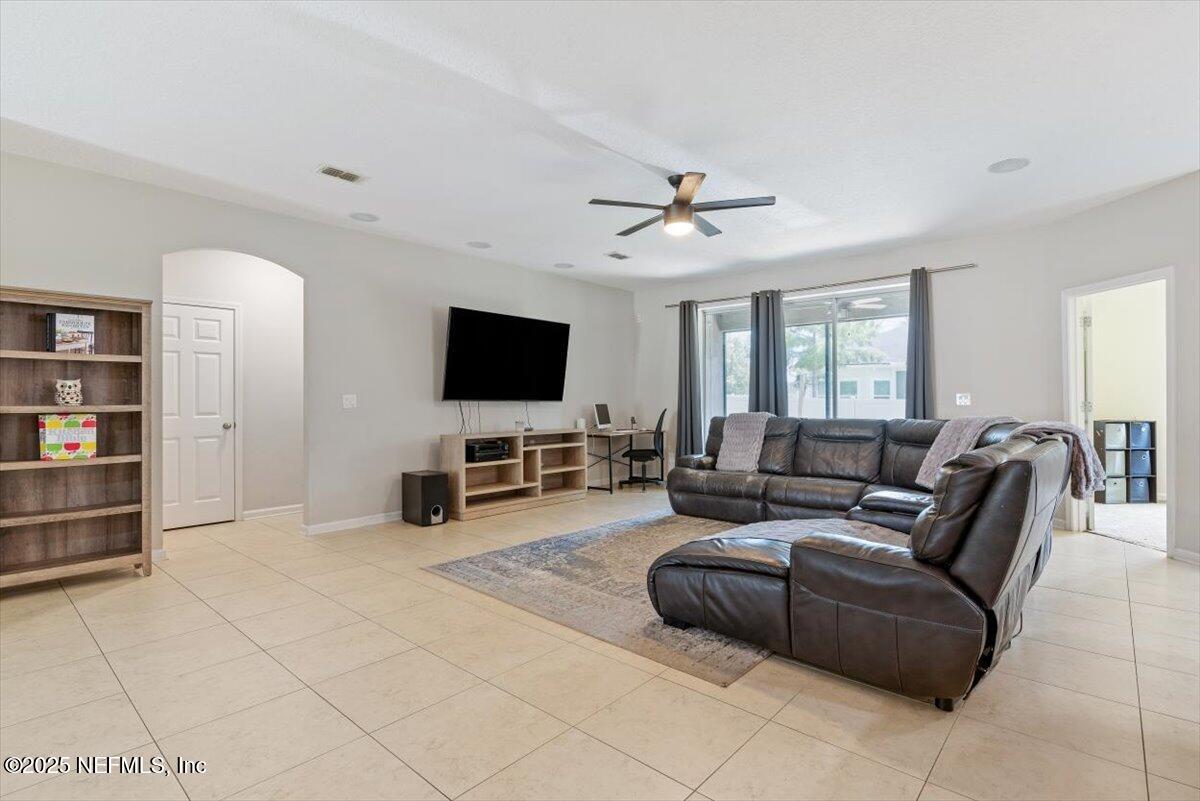 218 QUEENSLAND Circle
