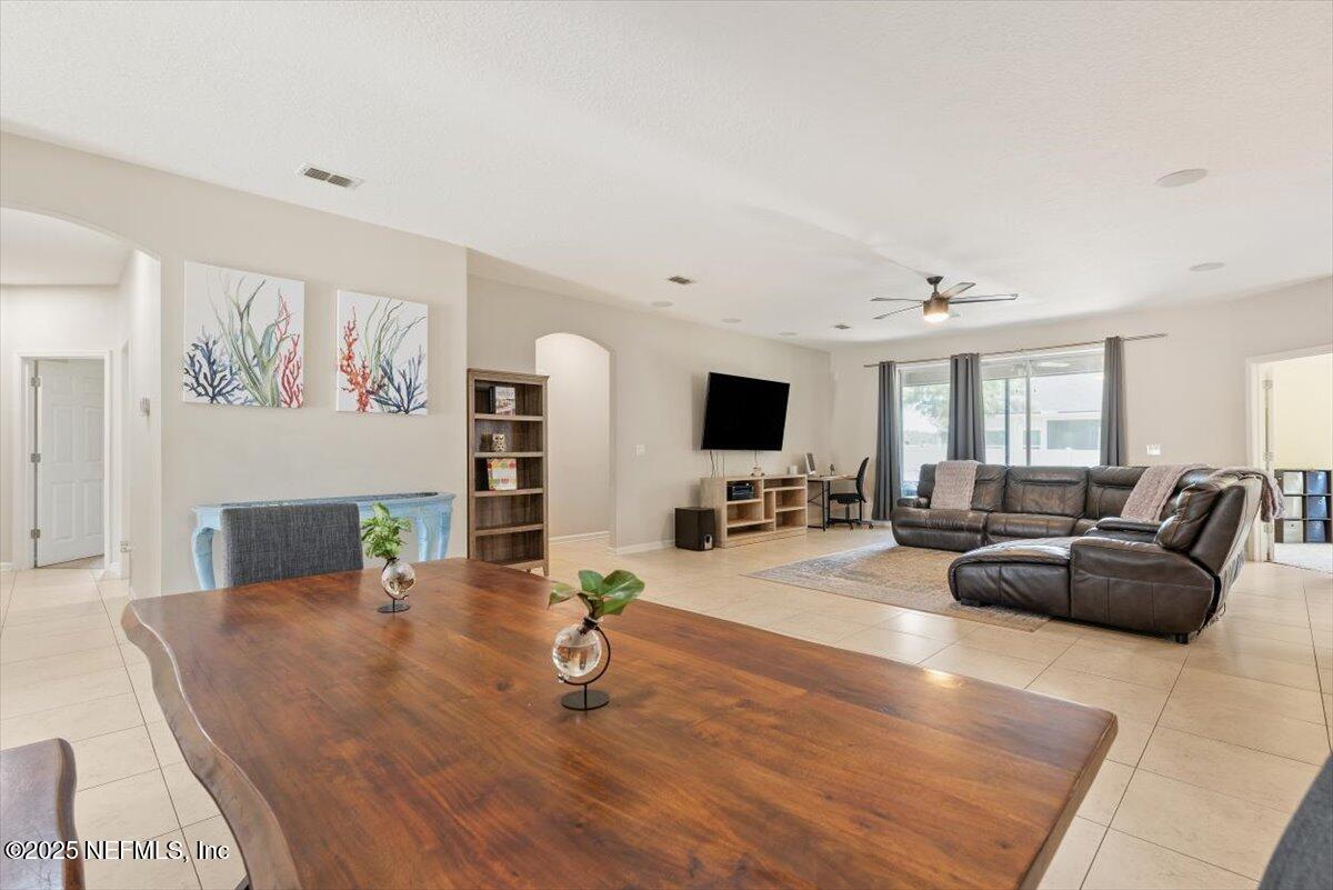 218 QUEENSLAND Circle