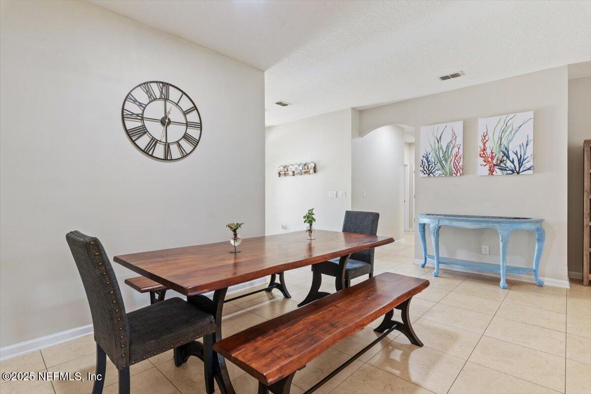 218 QUEENSLAND Circle