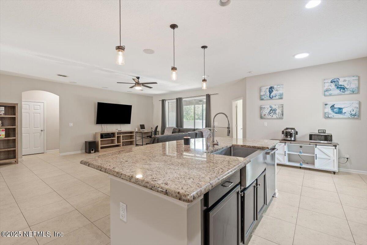 218 QUEENSLAND Circle