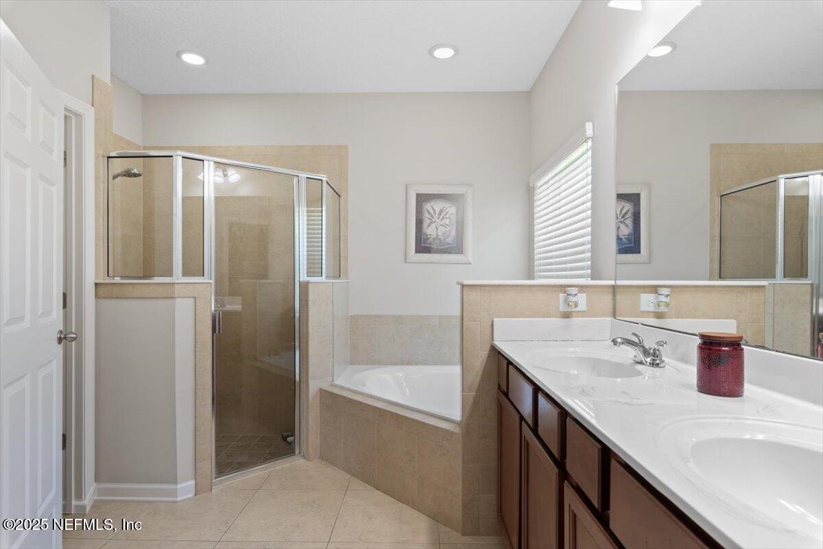 218 QUEENSLAND Circle