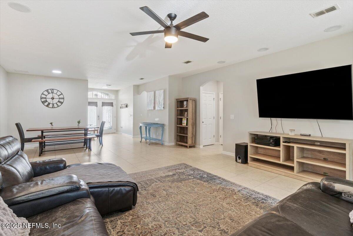 218 QUEENSLAND Circle