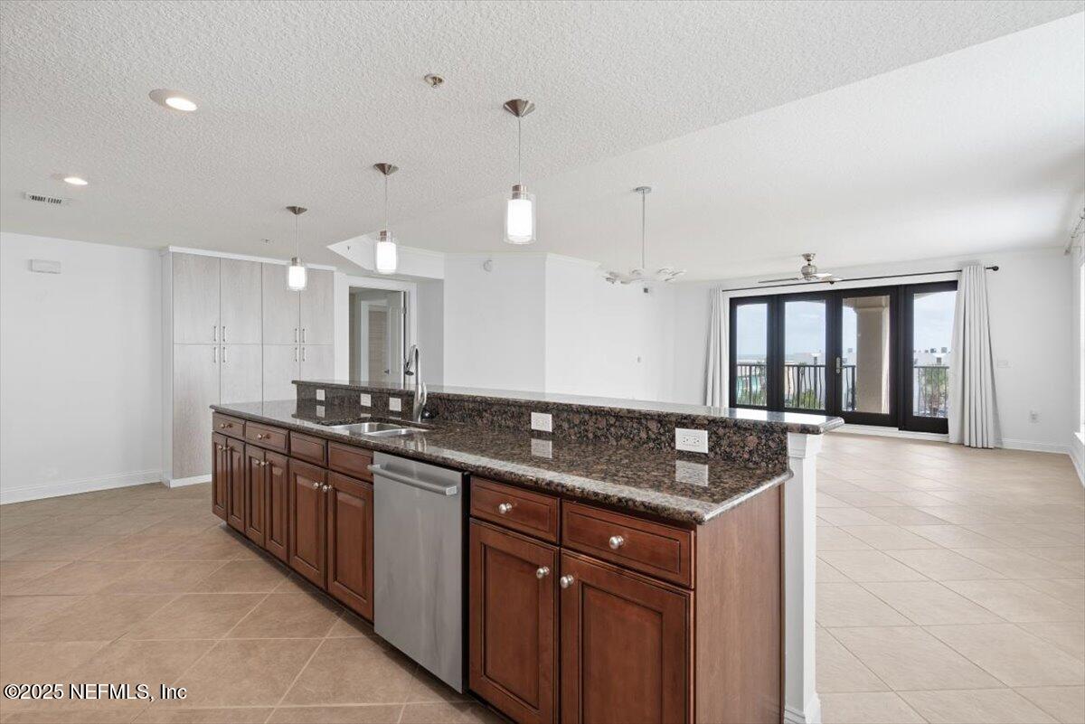115 9TH Avenue S, 402