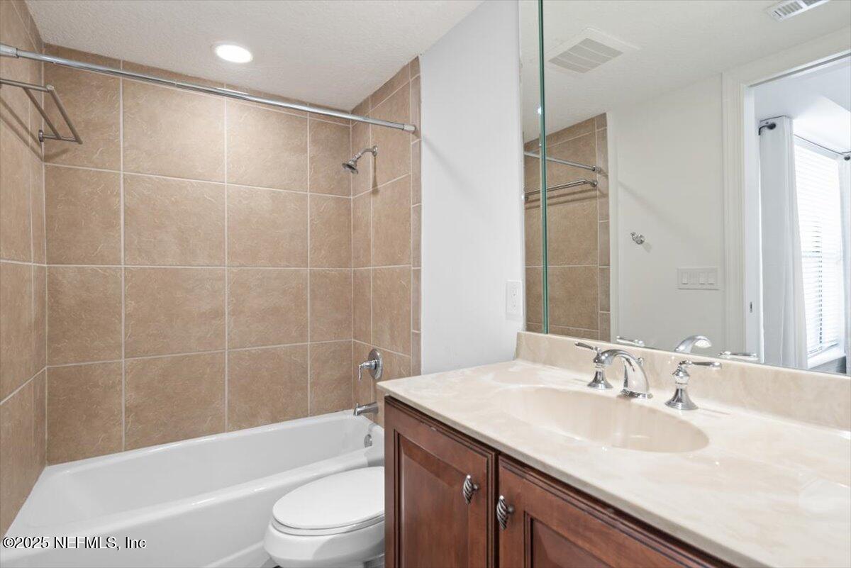 115 9TH Avenue S, 402