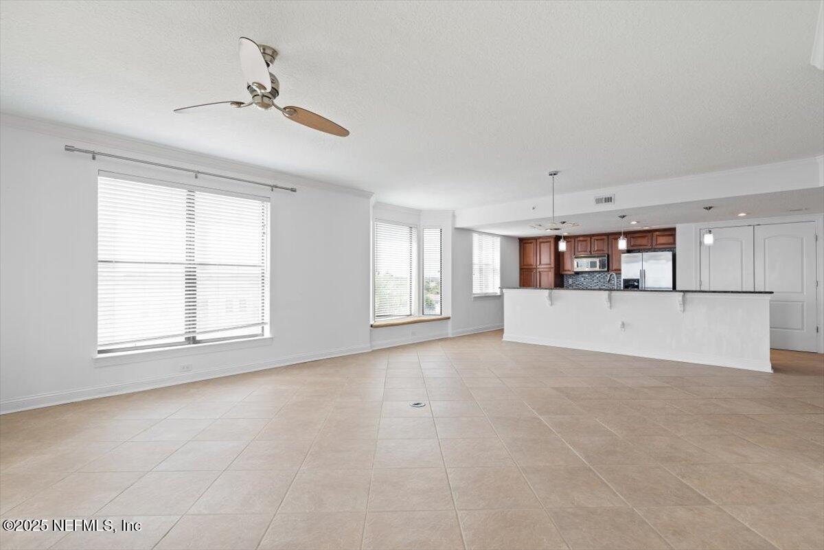 115 9TH Avenue S, 402