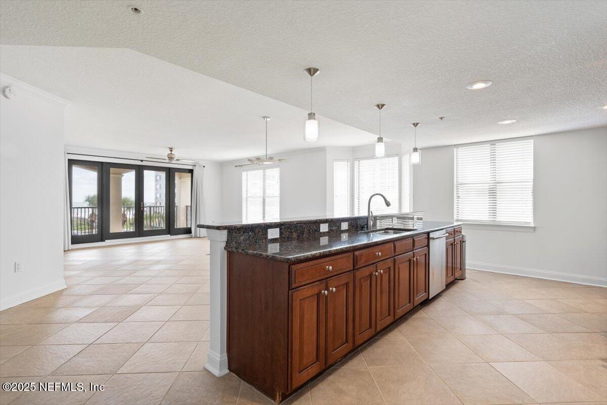 115 9TH Avenue S, 402