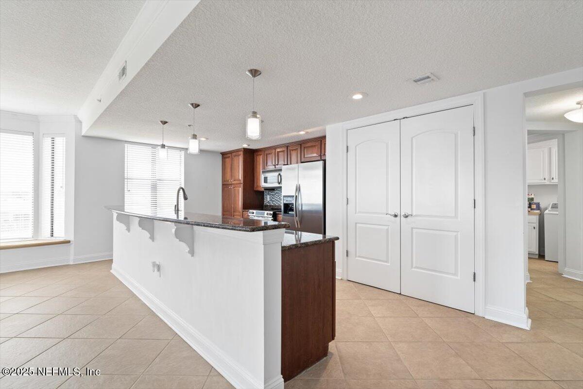 115 9TH Avenue S, 402