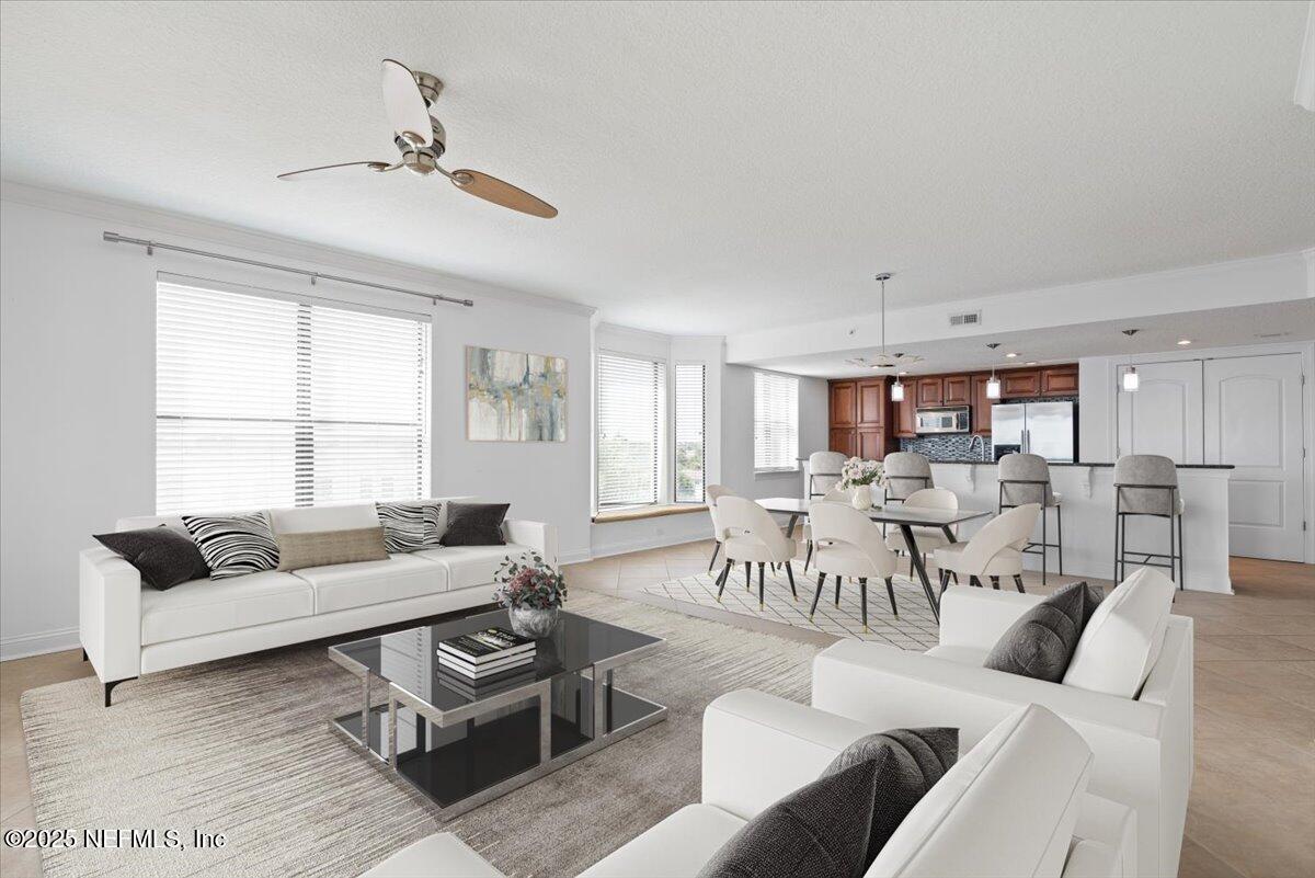115 9TH Avenue S, 402