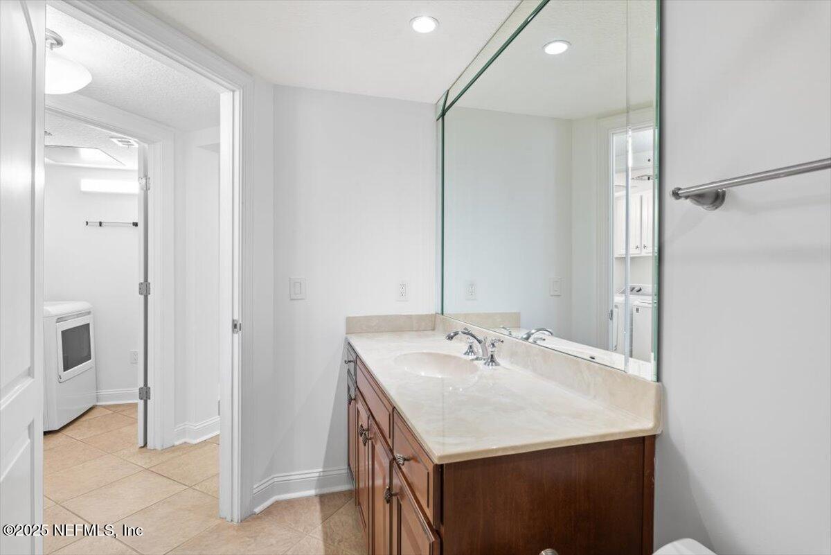 115 9TH Avenue S, 402