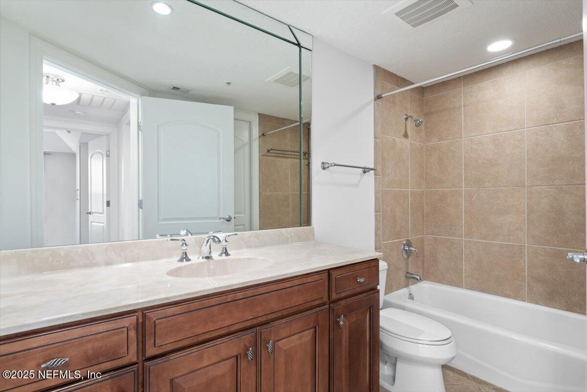 115 9TH Avenue S, 402