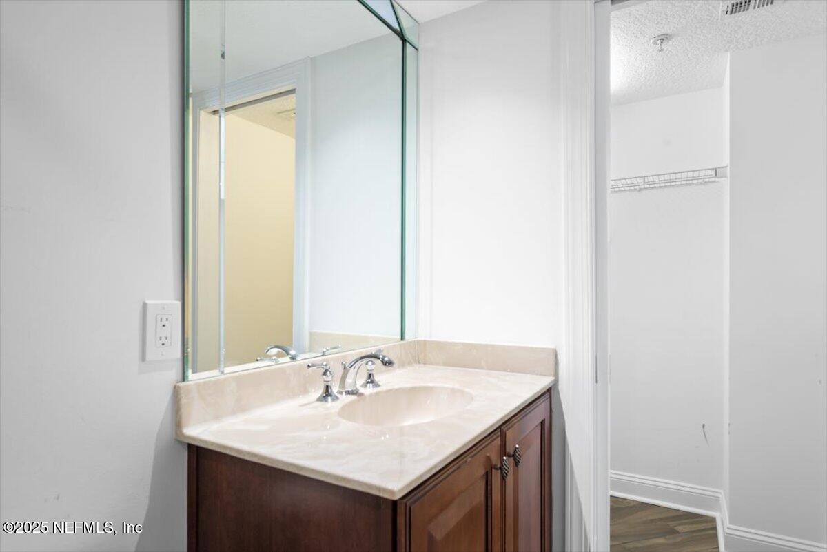115 9TH Avenue S, 402