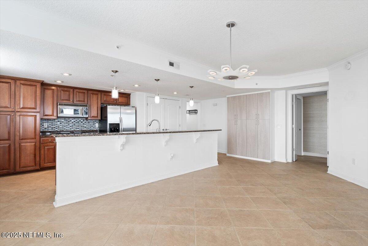115 9TH Avenue S, 402