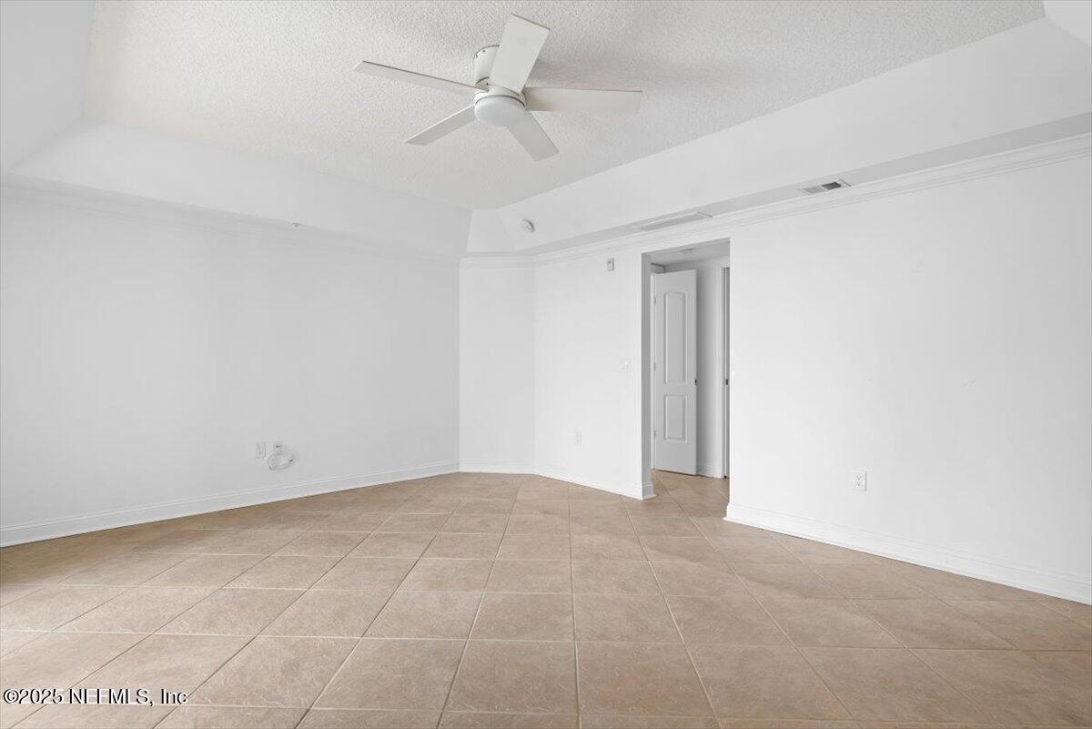 115 9TH Avenue S, 402