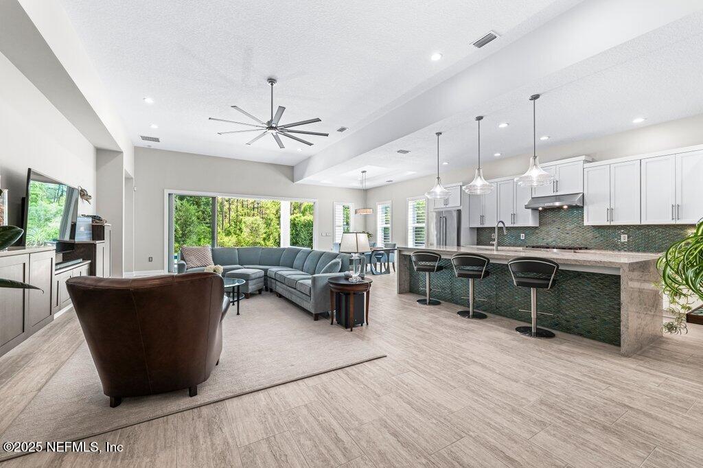 11373 MADELYNN Drive