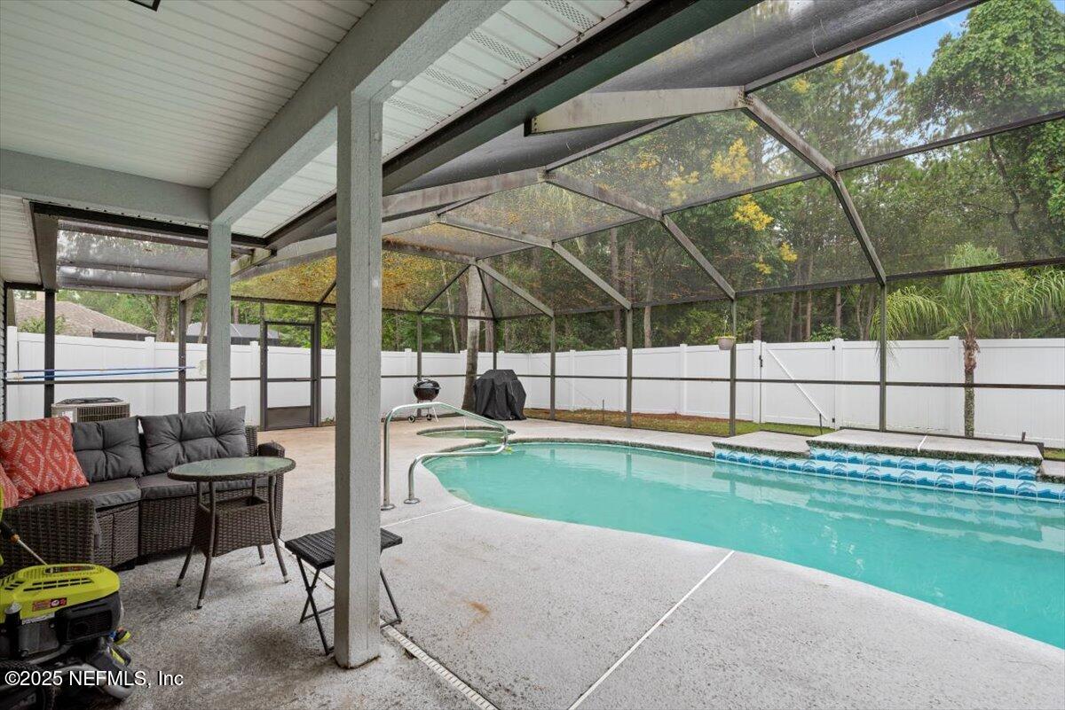 8901 CANOPY OAKS Drive, Jacksonville