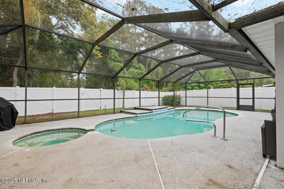 8901 CANOPY OAKS Drive, Jacksonville