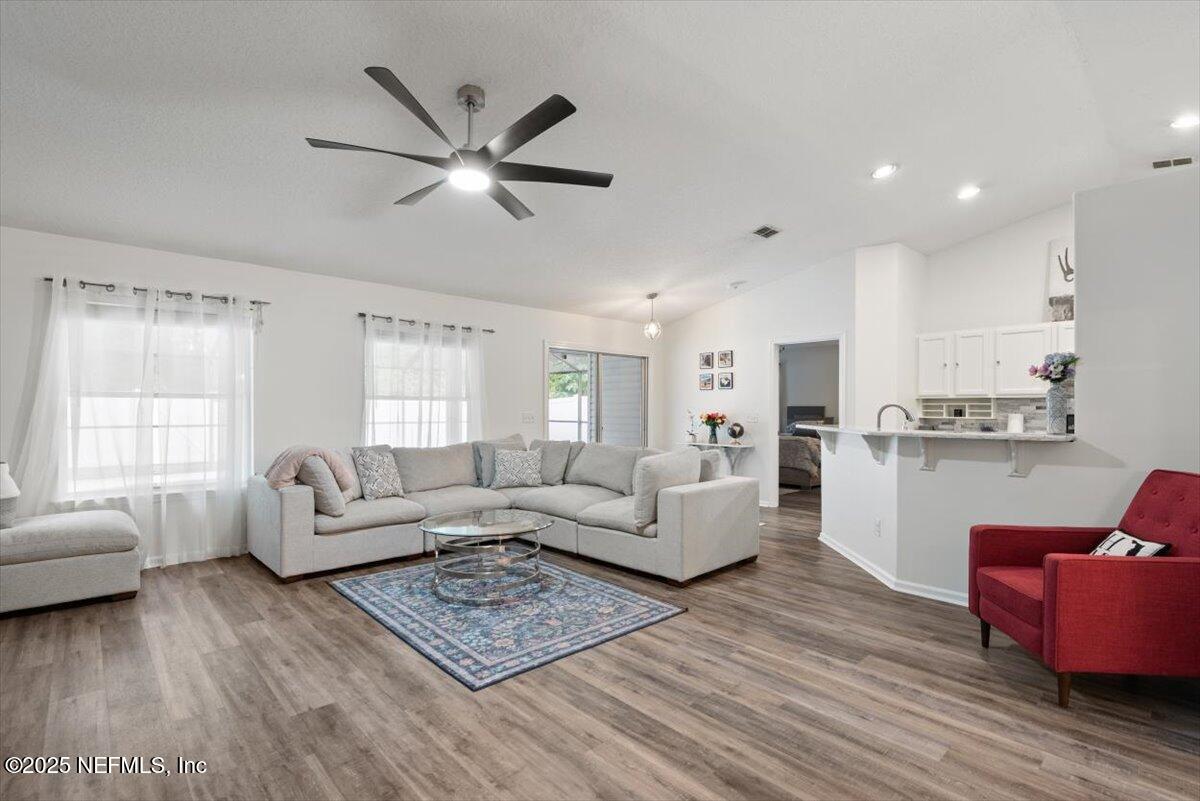 8901 CANOPY OAKS Drive, Jacksonville