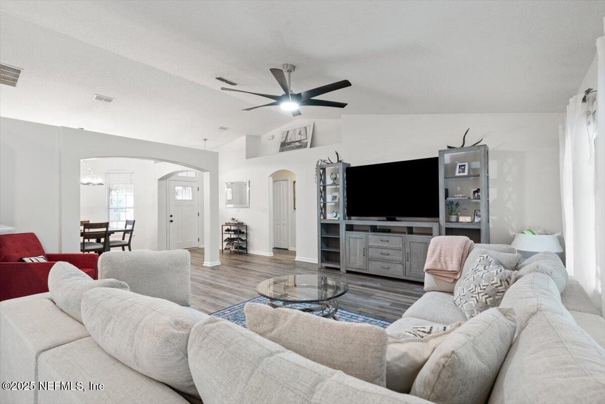 8901 CANOPY OAKS Drive, Jacksonville