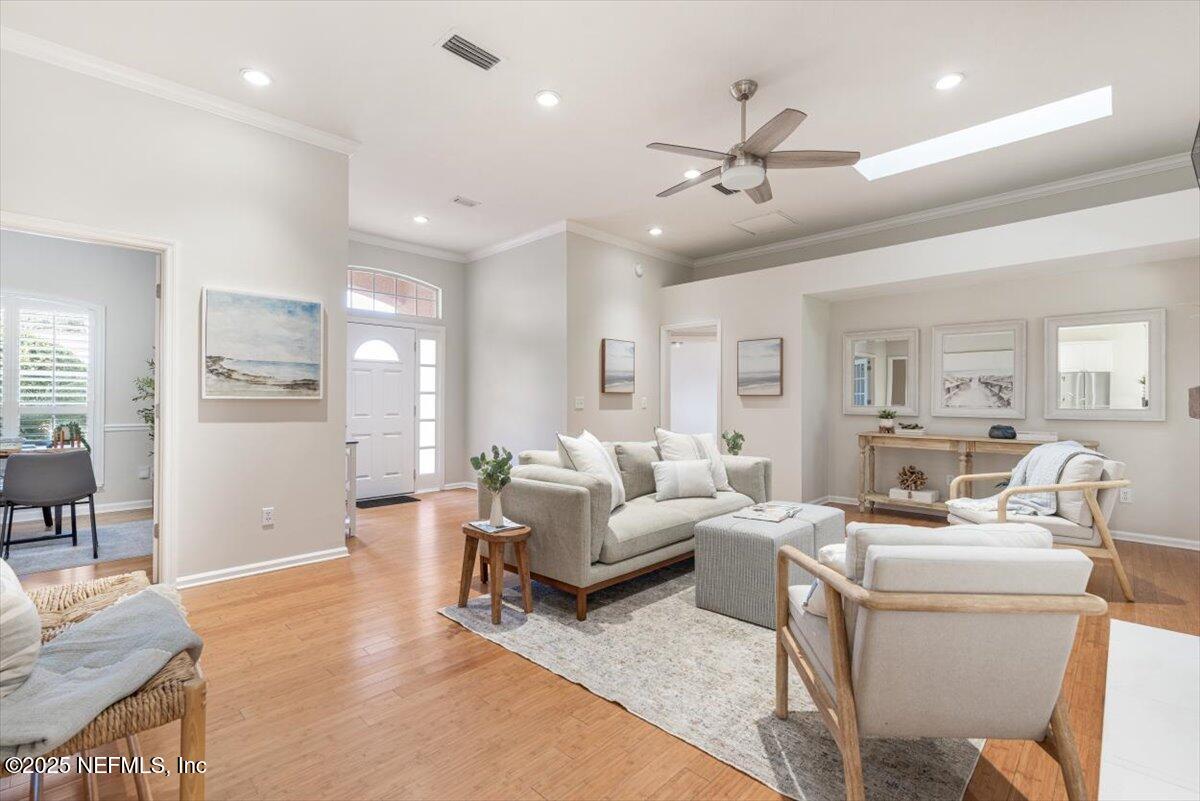 104 AZALEA POINT Drive S