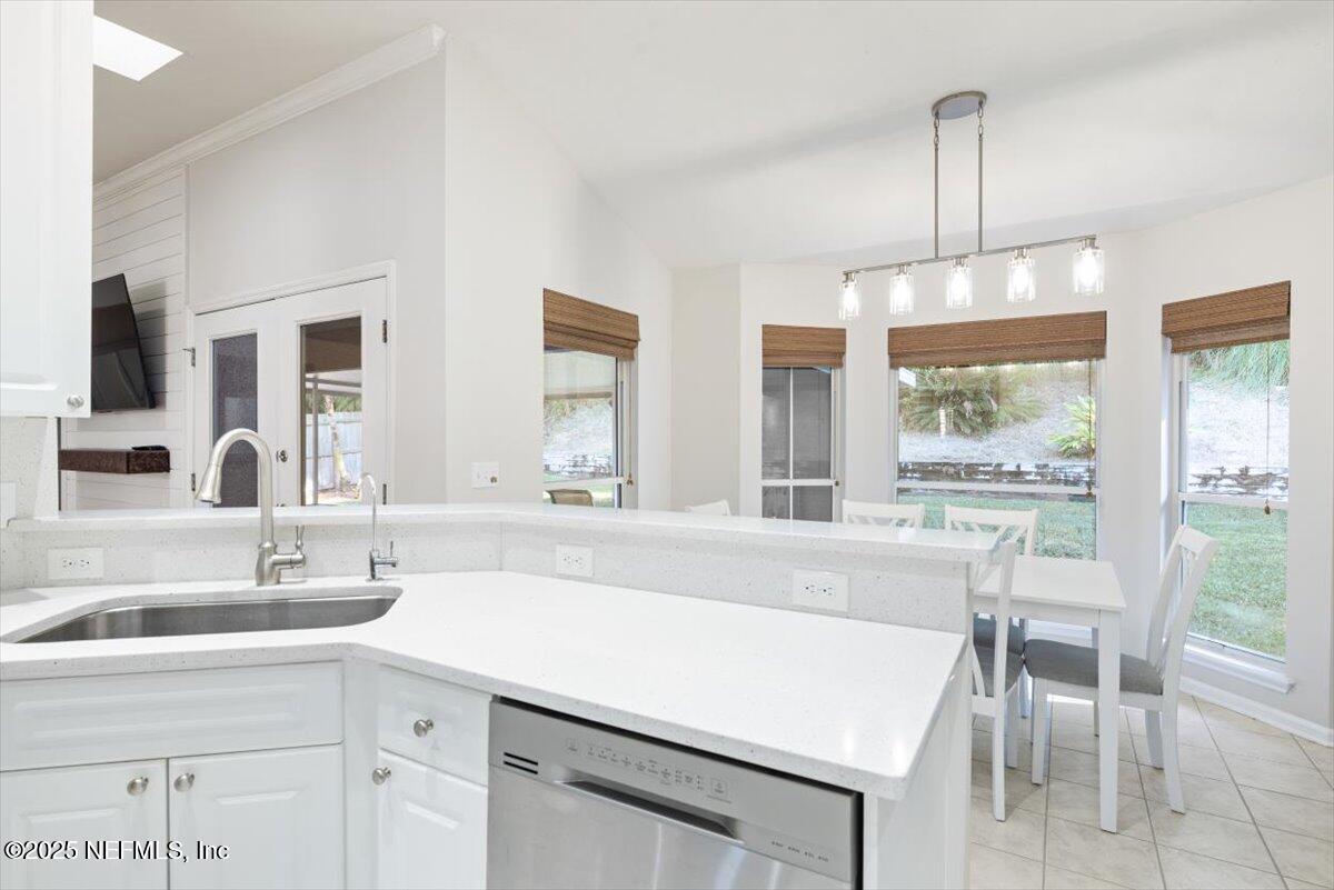 104 AZALEA POINT Drive S