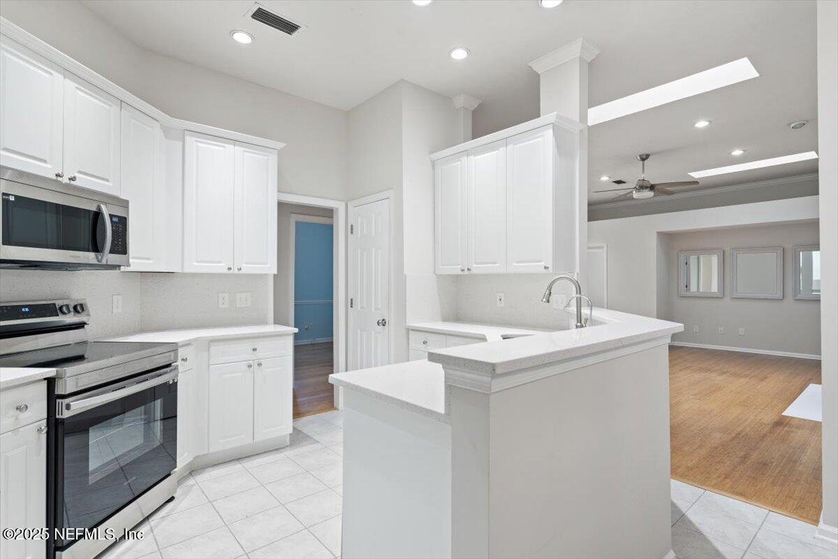 104 AZALEA POINT Drive S