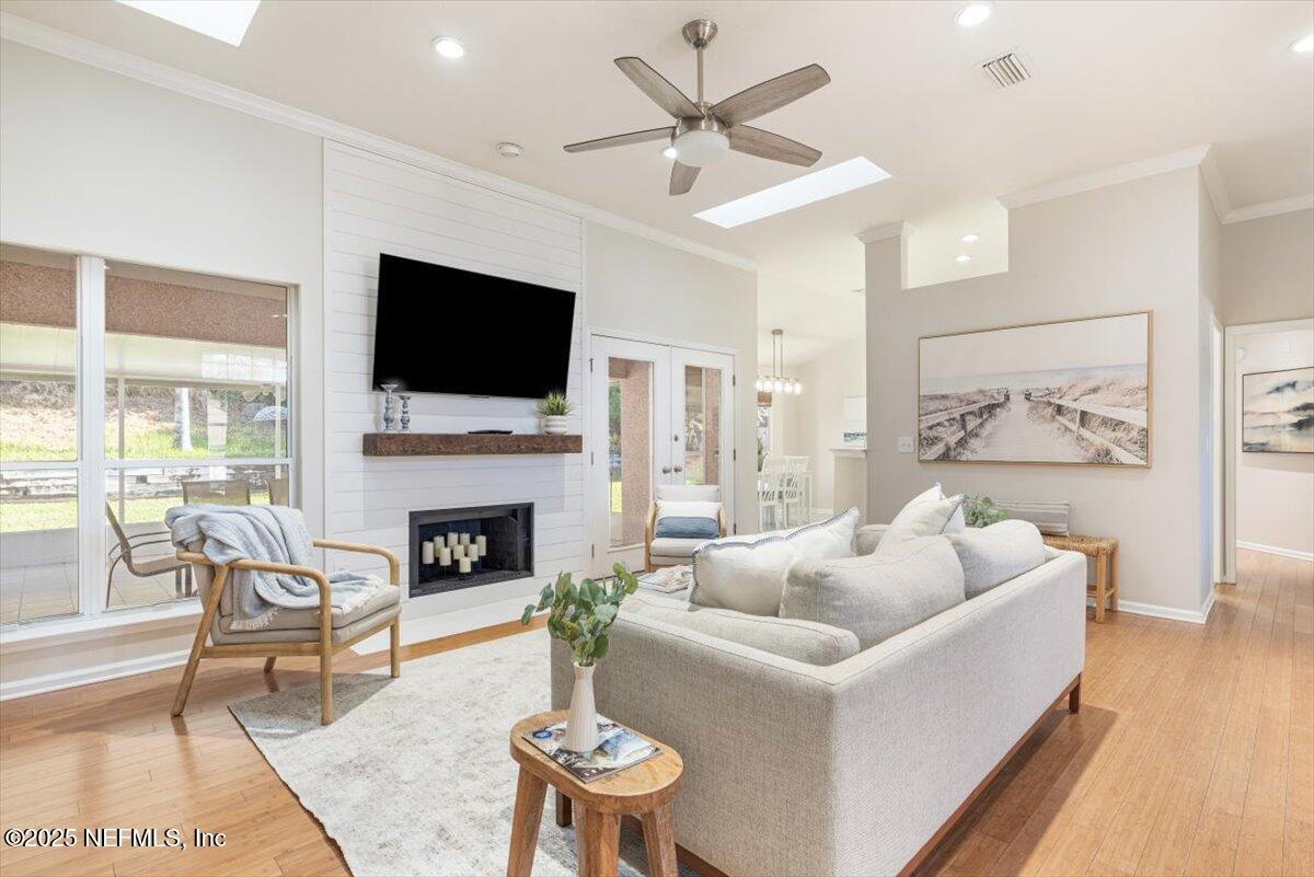 104 AZALEA POINT Drive S