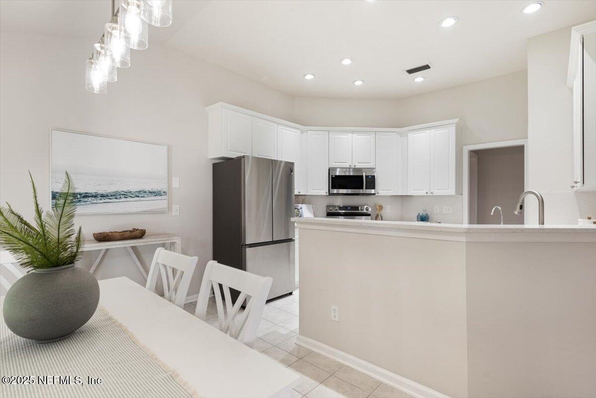 104 AZALEA POINT Drive S