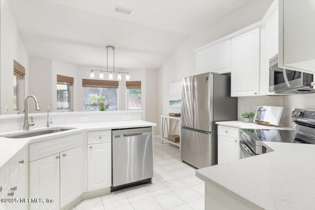 104 AZALEA POINT Drive S