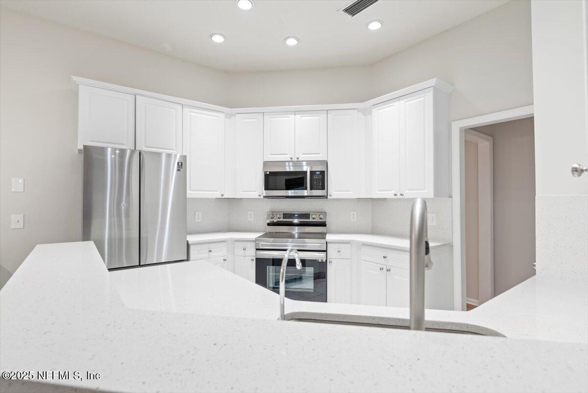 104 AZALEA POINT Drive S