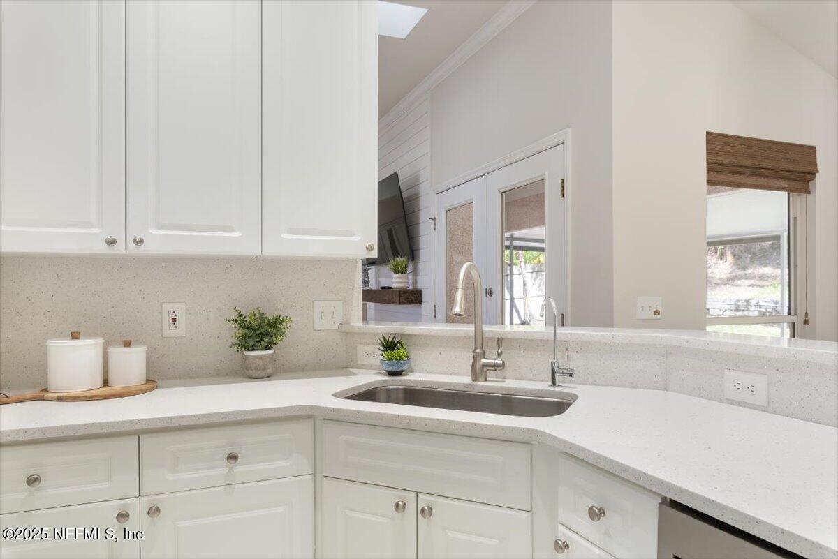 104 AZALEA POINT Drive S