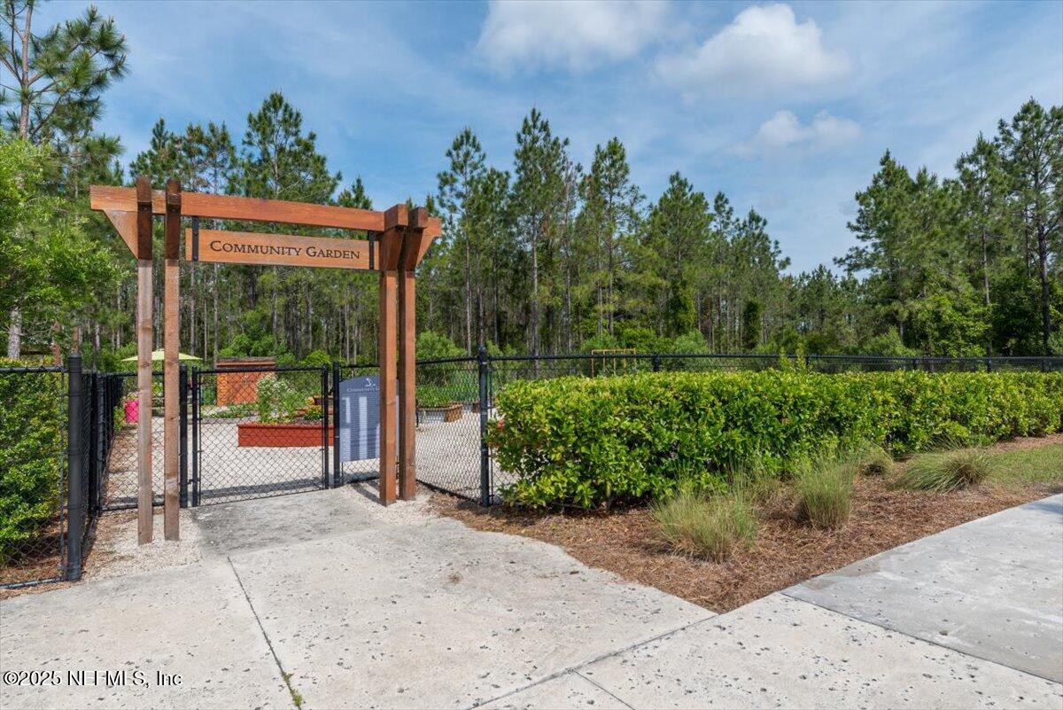 16 SAMANTHA Court, St. Augustine