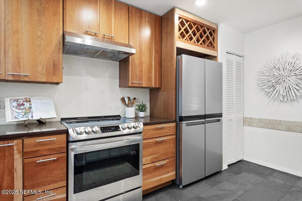 1909 S UNIVERSITY Boulevard 708