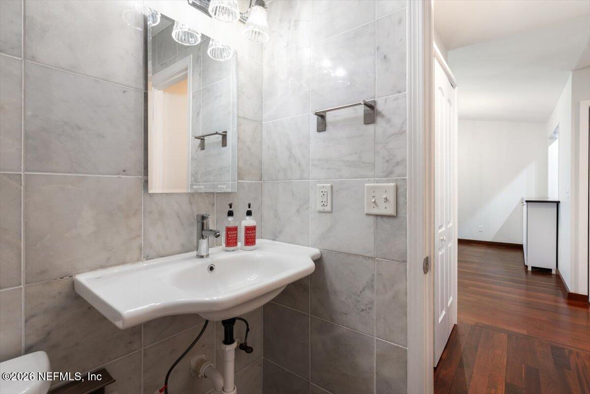 1909 S UNIVERSITY Boulevard 708