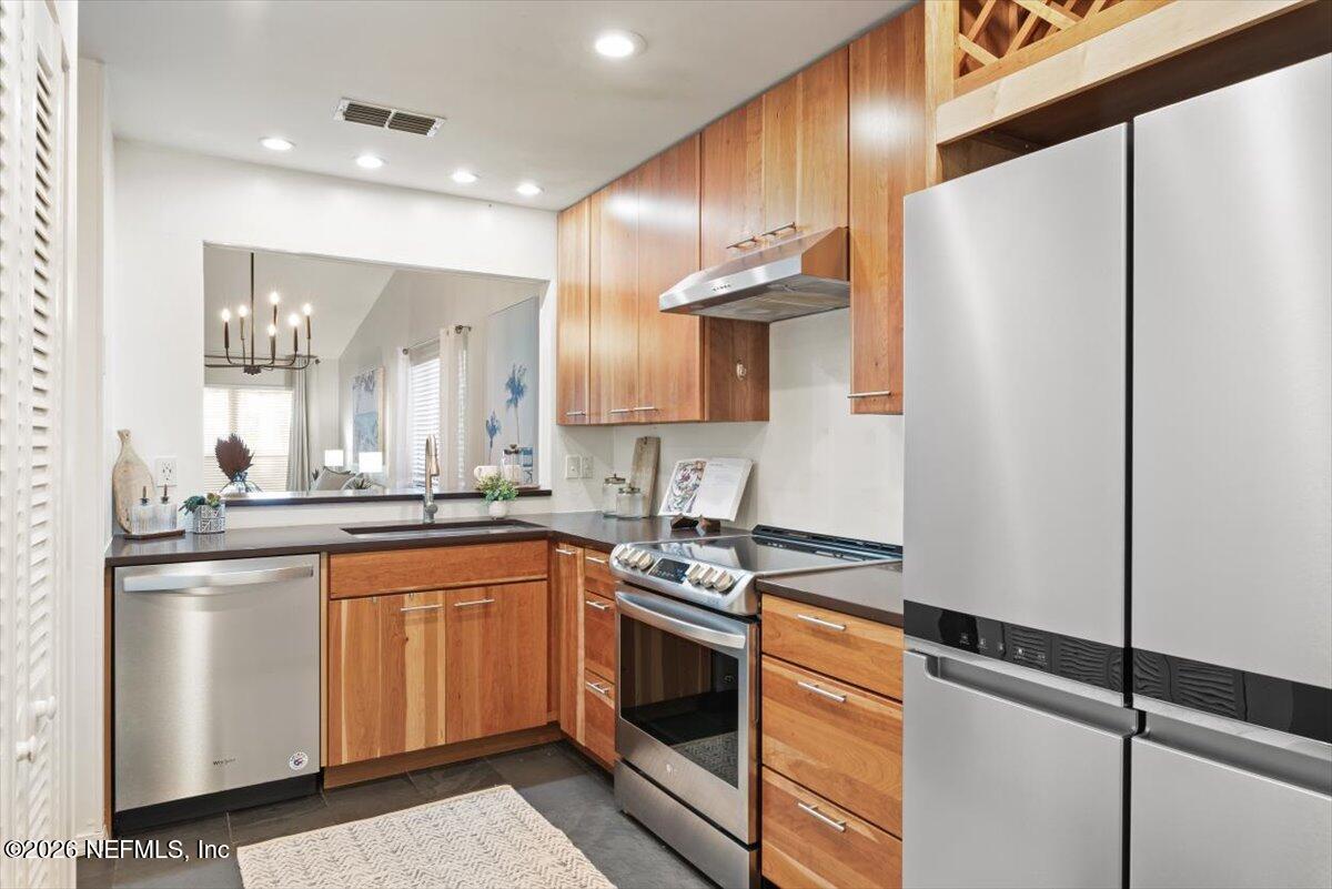 1909 S UNIVERSITY Boulevard 708