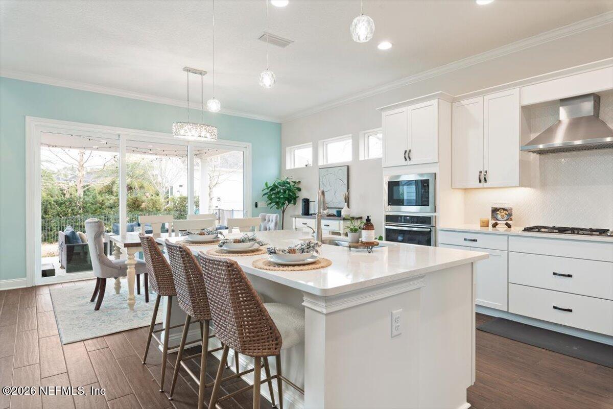 592 OUTLOOK Drive
