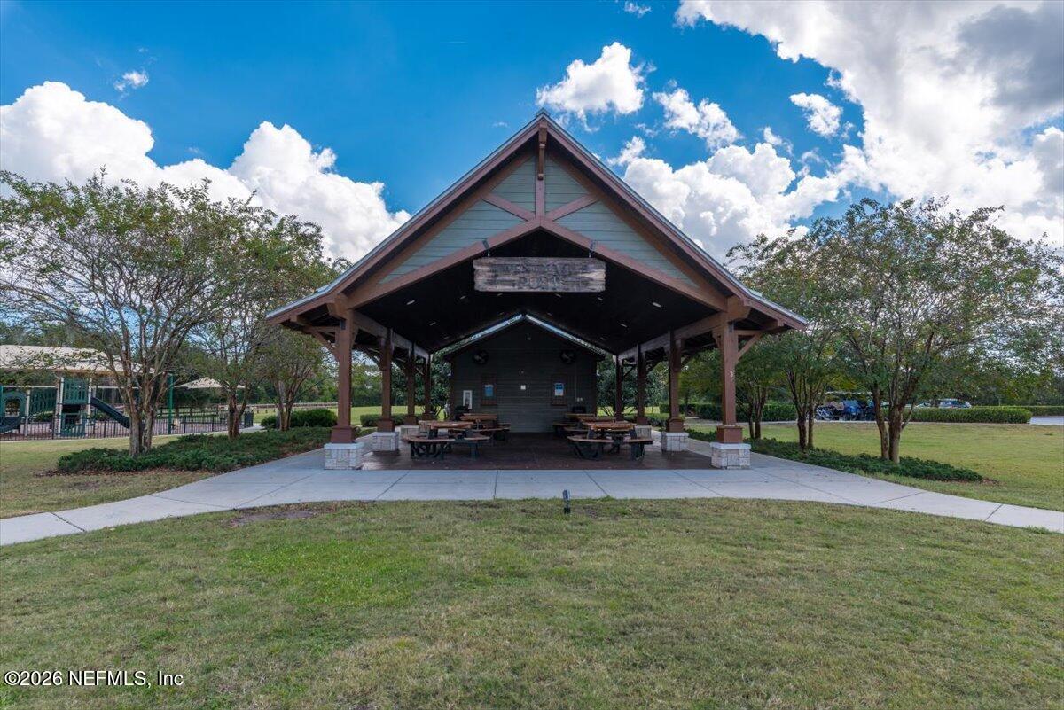 592 OUTLOOK Drive