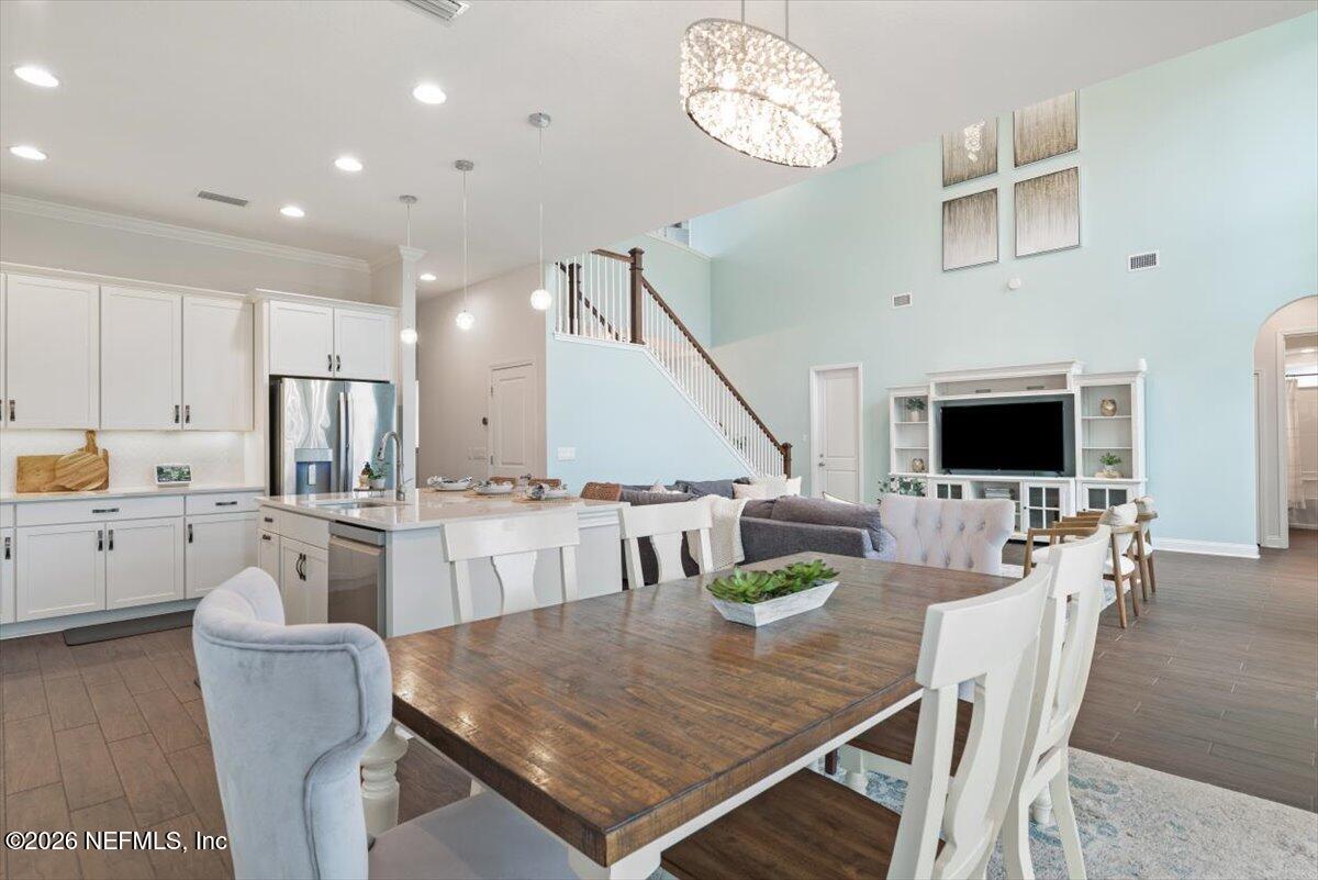 592 OUTLOOK Drive