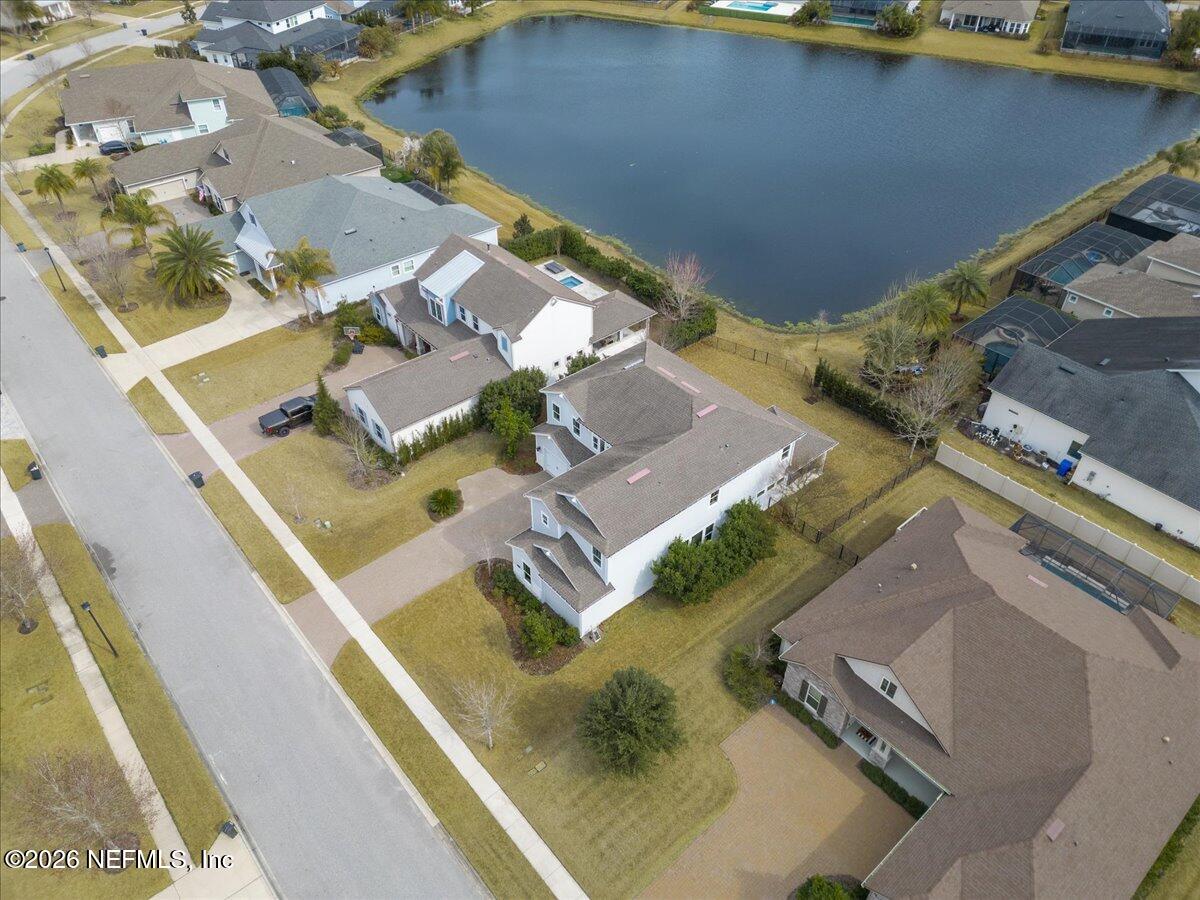 592 OUTLOOK Drive
