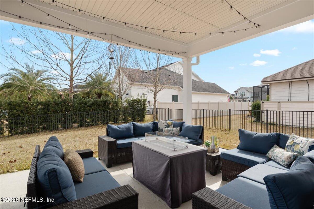 592 OUTLOOK Drive