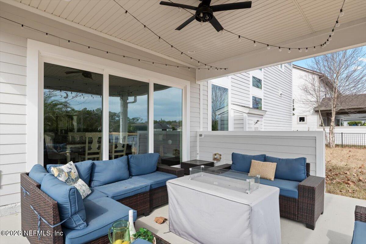 592 OUTLOOK Drive