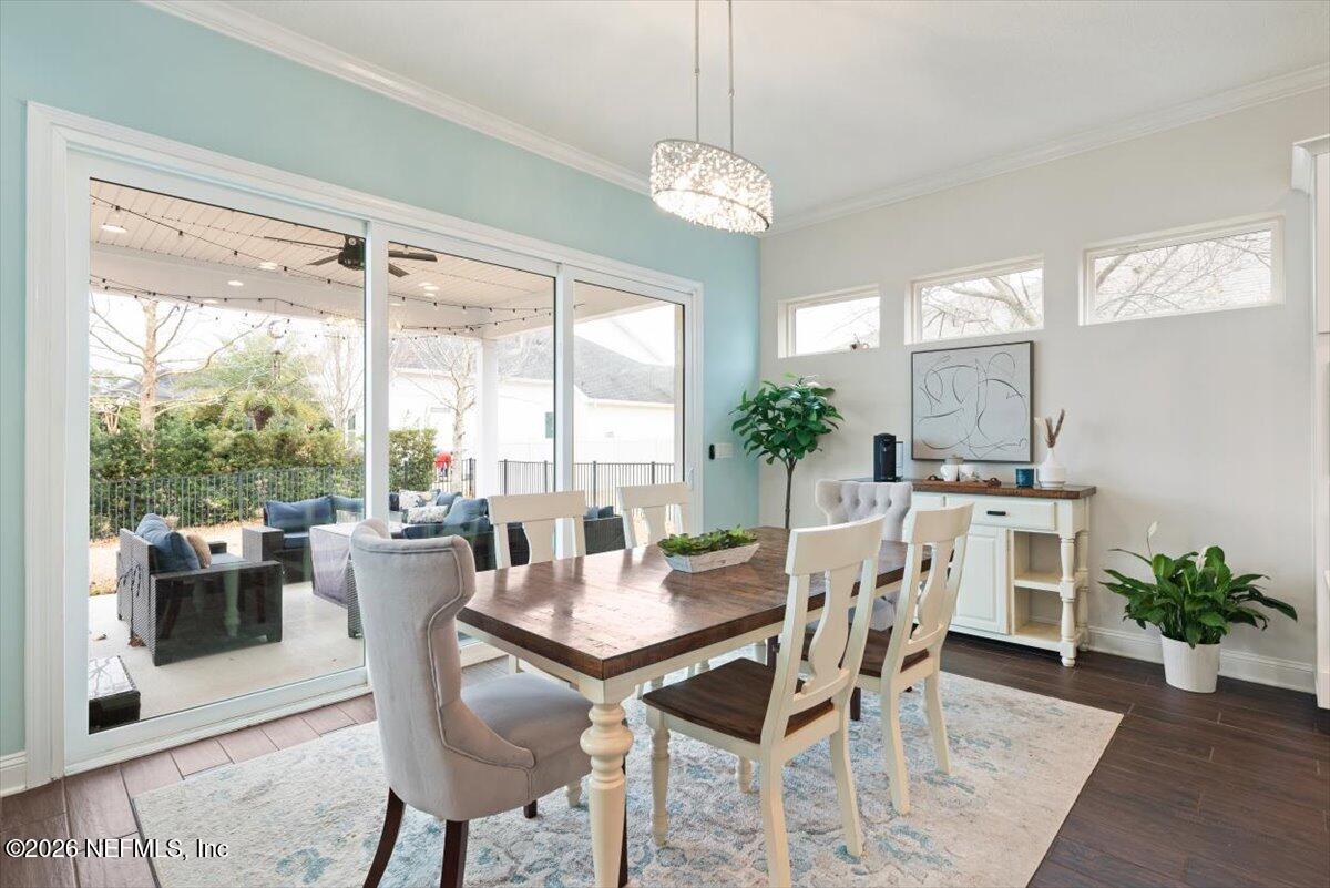 592 OUTLOOK Drive