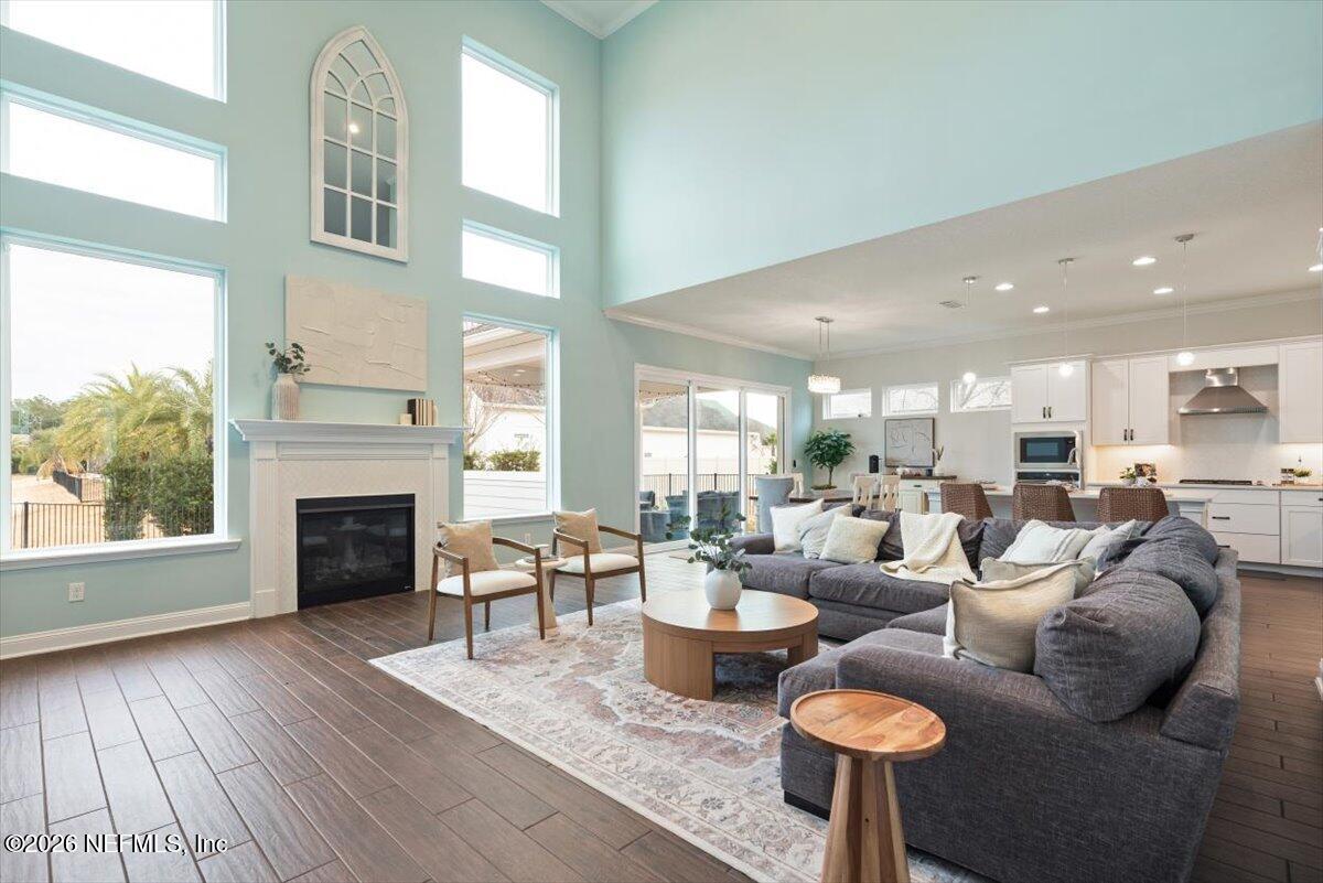 592 OUTLOOK Drive