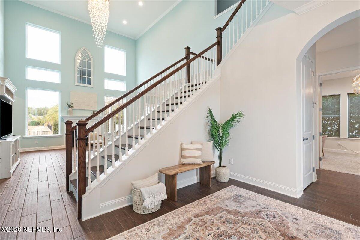 592 OUTLOOK Drive