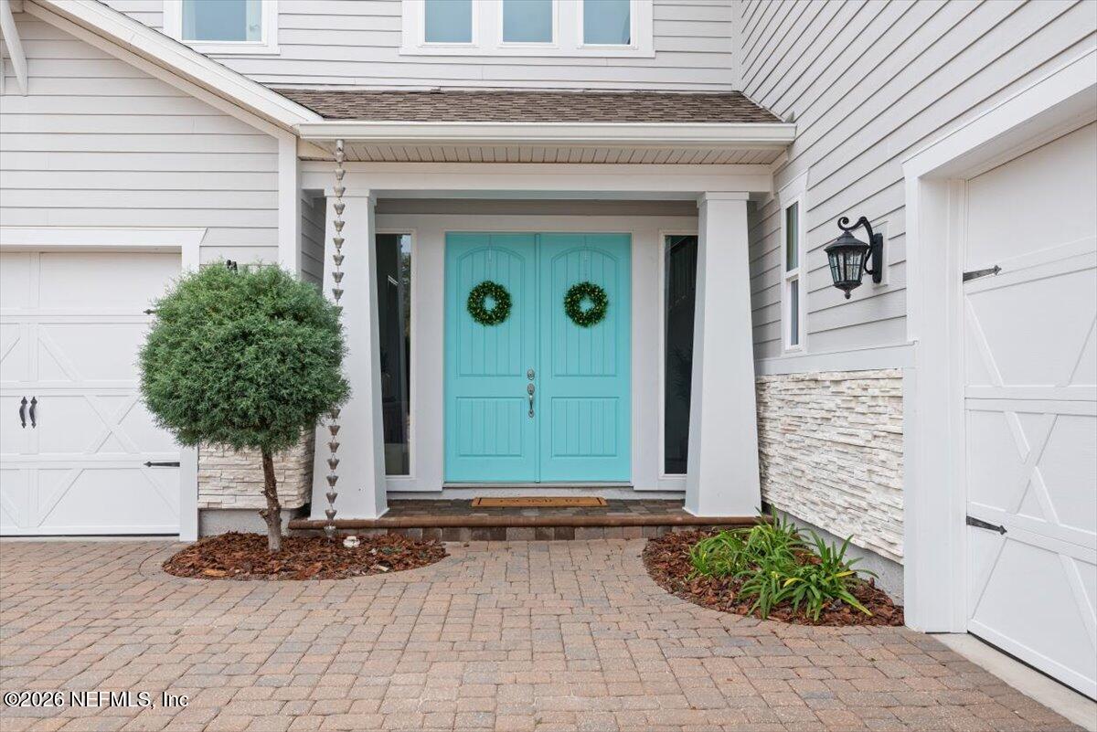 592 OUTLOOK Drive