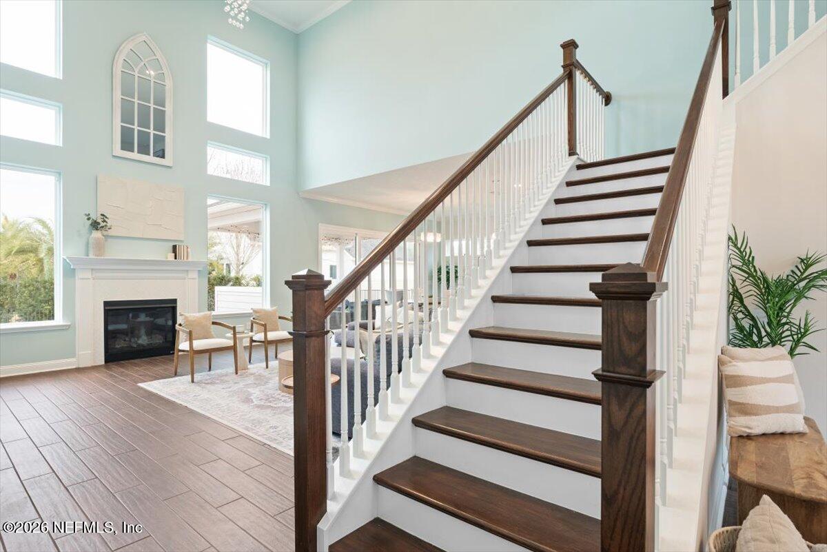 592 OUTLOOK Drive