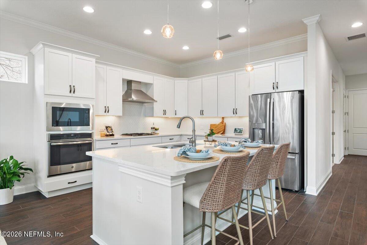 592 OUTLOOK Drive