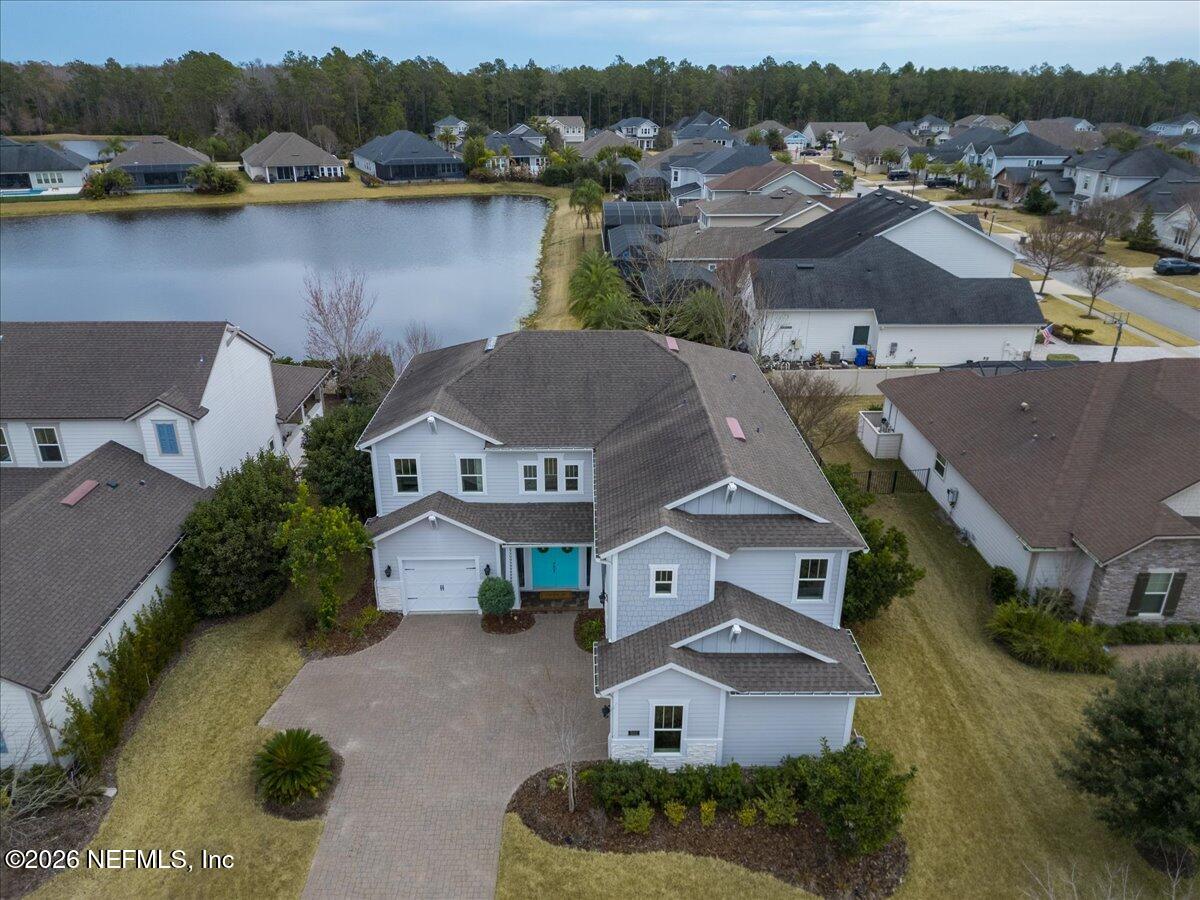 592 OUTLOOK Drive
