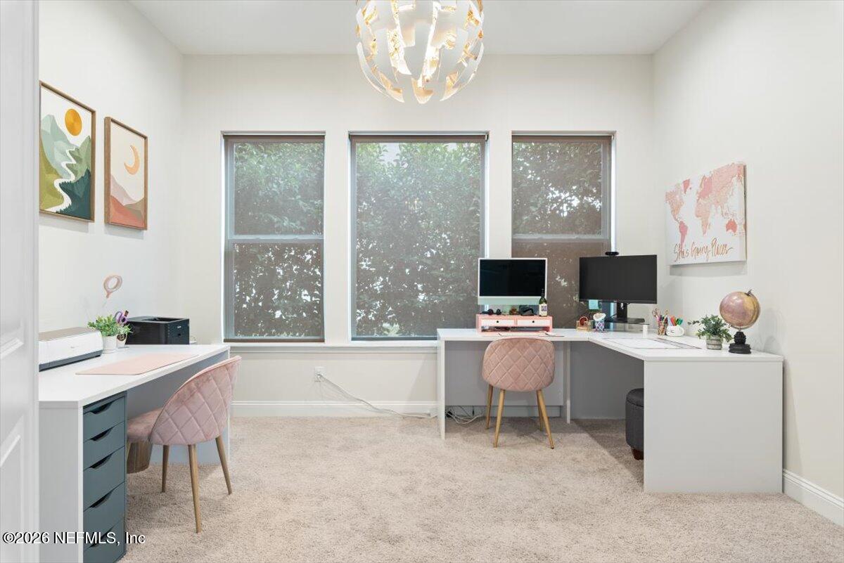 592 OUTLOOK Drive