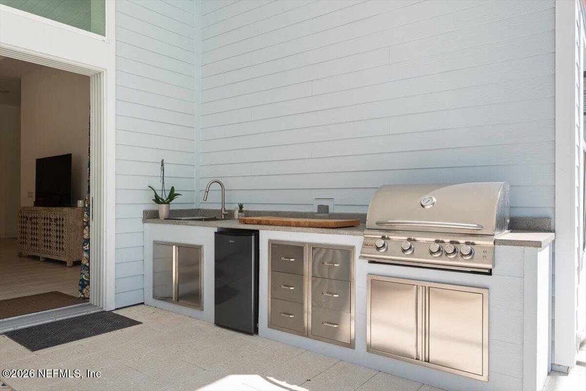 431 PALM CREST Drive